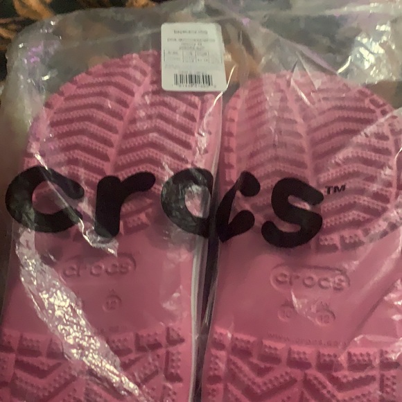 Crocs - Picture 3 of 5